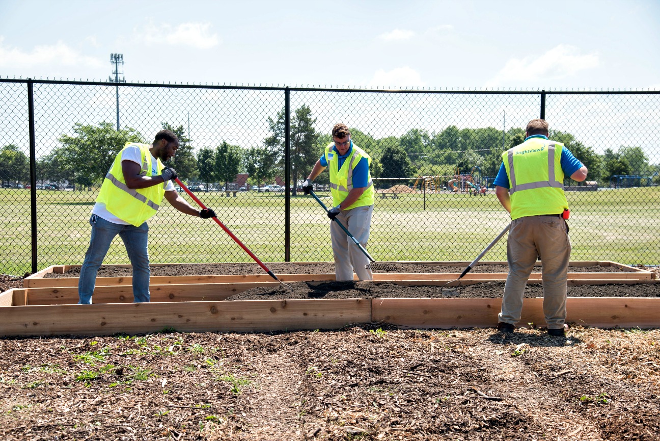 St. Stephen's and BrightView Volunteers 'Brighten Lives' Together